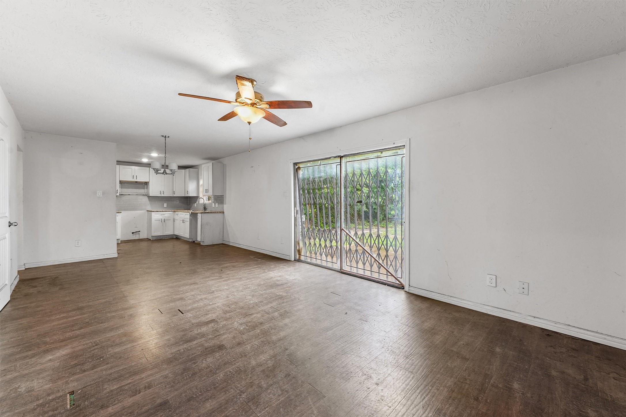 2709 Davis Street Houston, TX 77026 - Photo 14 of 27