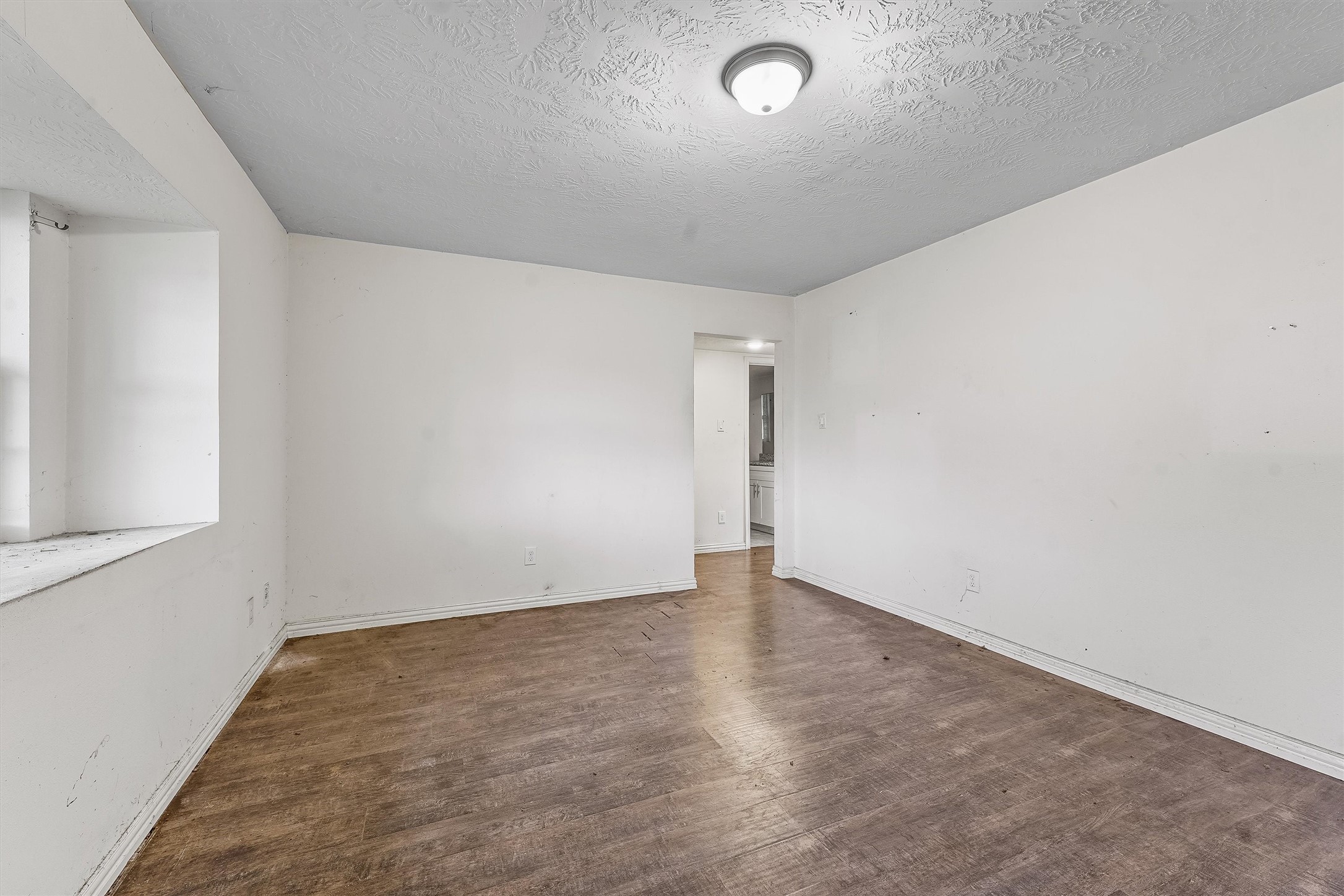 2709 Davis Street Houston, TX 77026 - Photo 4 of 27