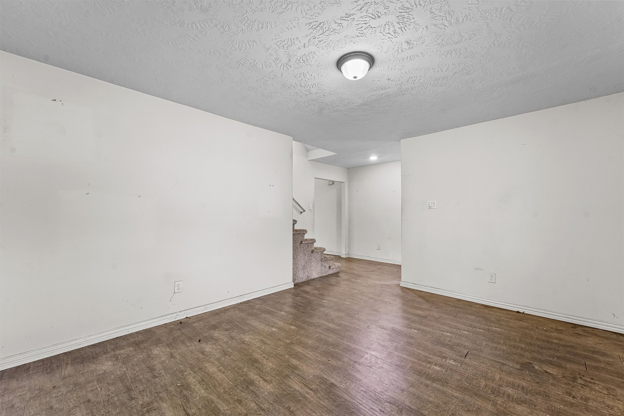 2709 Davis Street Houston, TX 77026 - Photo 5 of 27