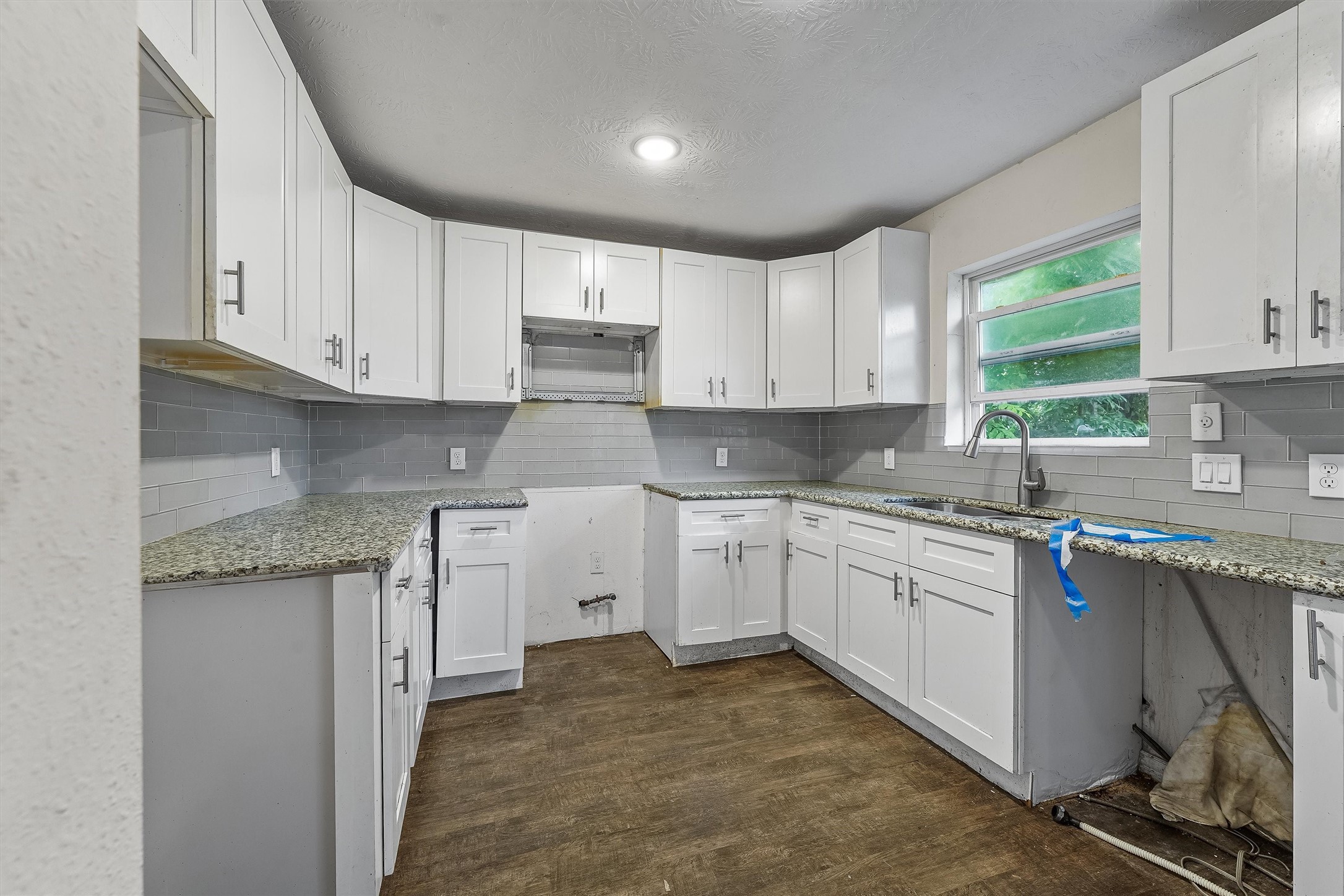 2709 Davis Street Houston, TX 77026 - Photo 10 of 27