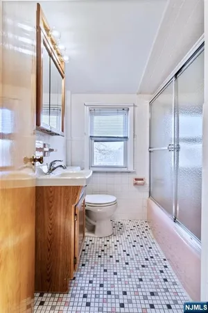 $3,950 | 48 Center Court, Garfield, NJ 07026