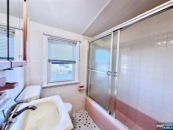 $3,950 | 48 Center Court, Garfield, NJ 07026