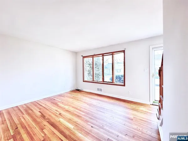 $3,950 | 48 Center Court, Garfield, NJ 07026