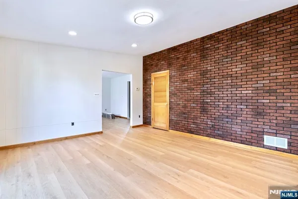 $3,950 | 48 Center Court, Garfield, NJ 07026