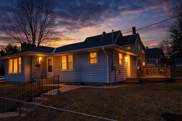 $324,900 | 42 Baker Street West, St. Paul, MN 55107