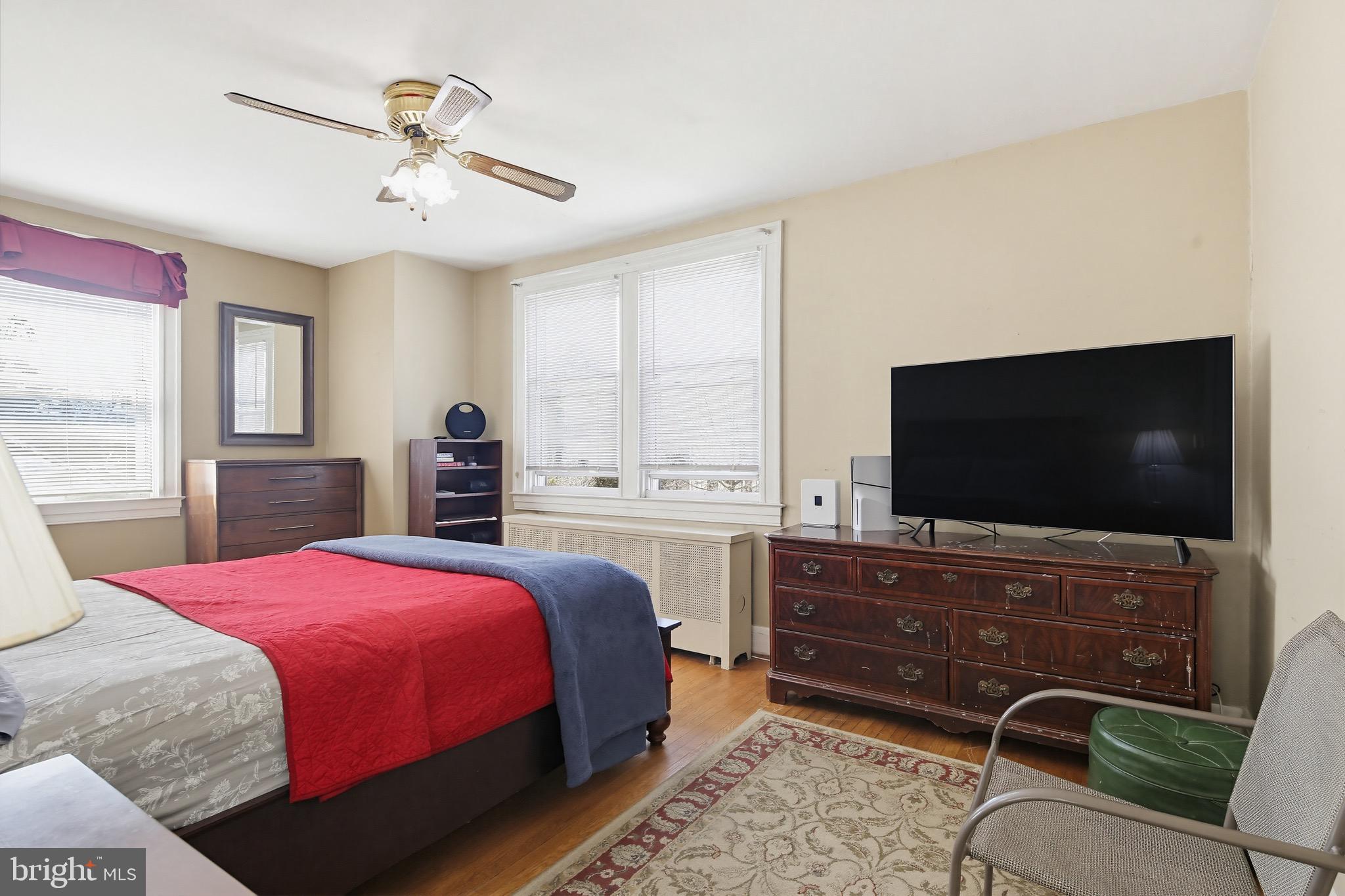 705 Winans Way Baltimore, MD 21229 - Photo 21 of 43 Spacious bdrm filled w/ natural light & wood floor