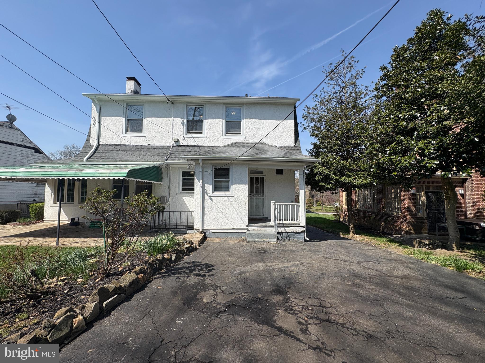 705 Winans Way Baltimore, MD 21229 - Photo 34 of 43 Private driveway with multi-car space