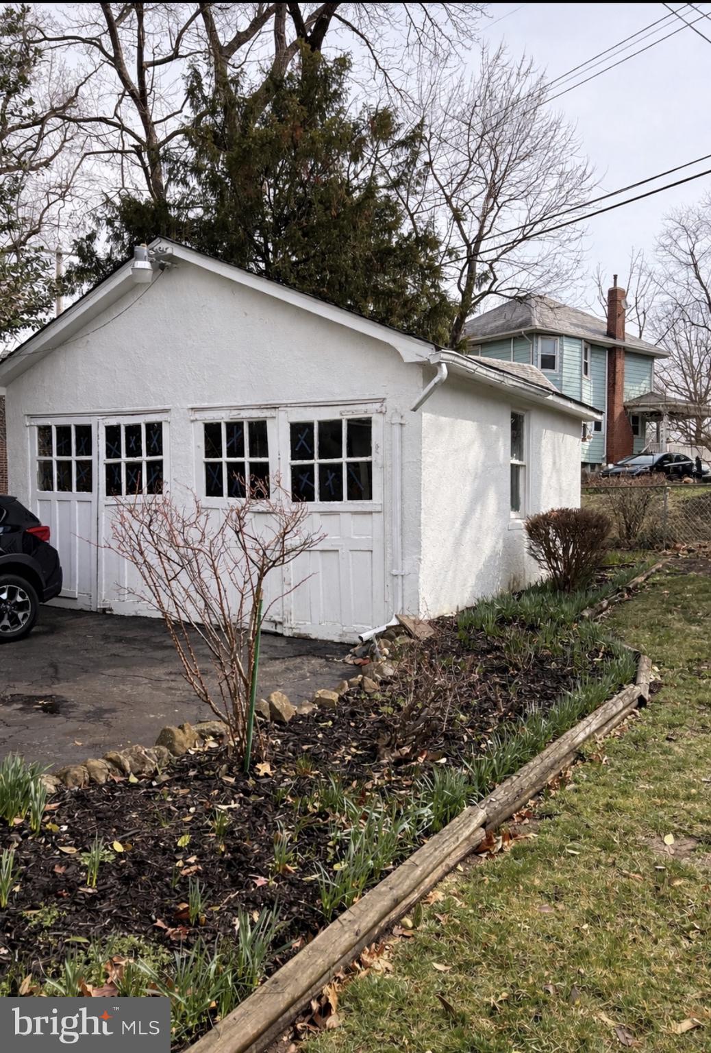 705 Winans Way Baltimore, MD 21229 - Photo 38 of 43 Detached garage- rare find in the neighborhood!