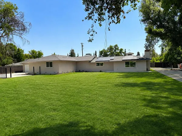 $2,950 | 4832 North Fruit Avenue, Fresno, CA 93705
