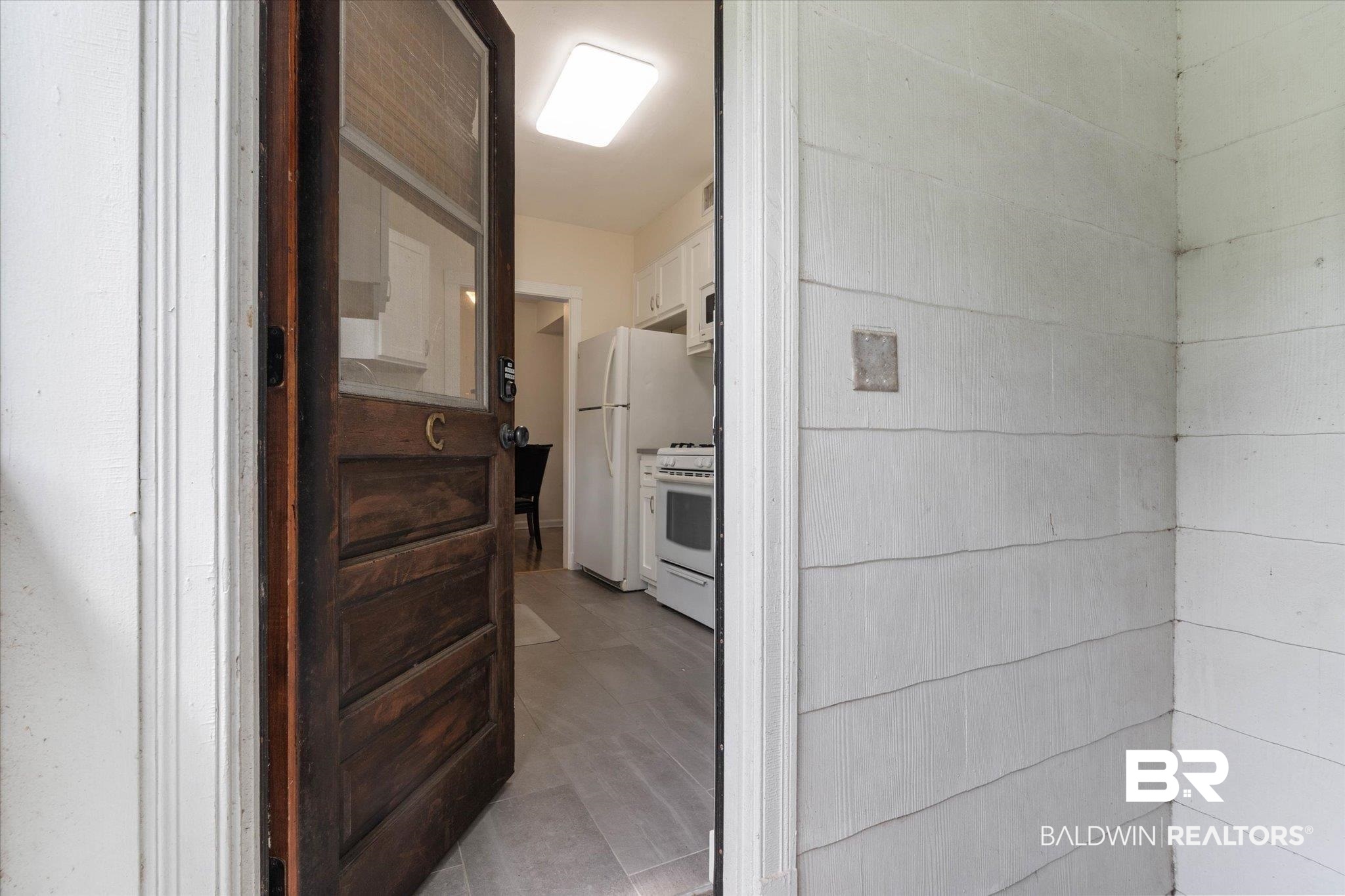 214 Upham Street, Unit 18C Mobile, AL 36607 - Photo 19 of 35 View of hall