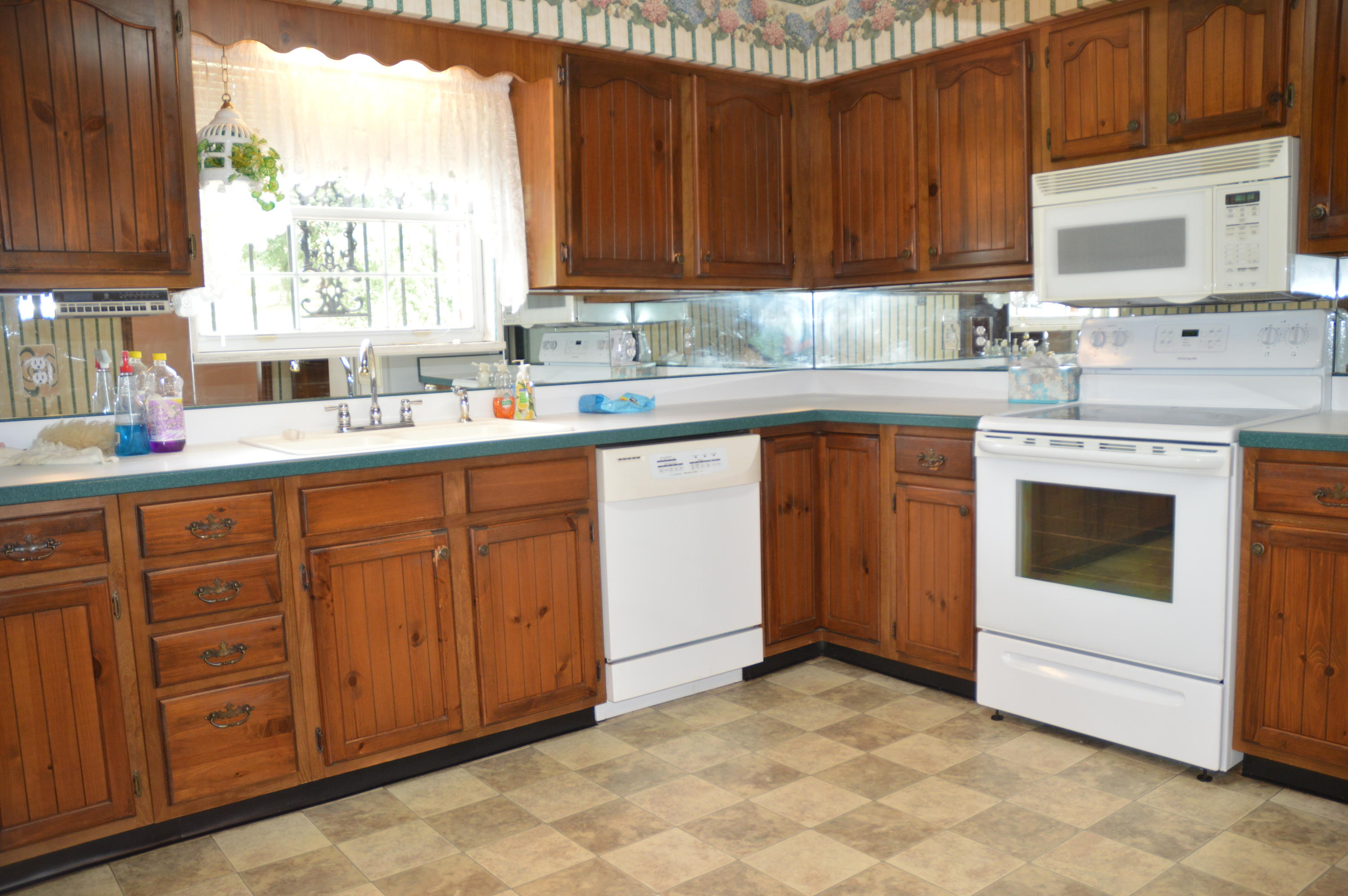 218 Simmons Road Seymour, TN 37865 - Photo 11 of 40 218 Simmons - Pic 000 (69)