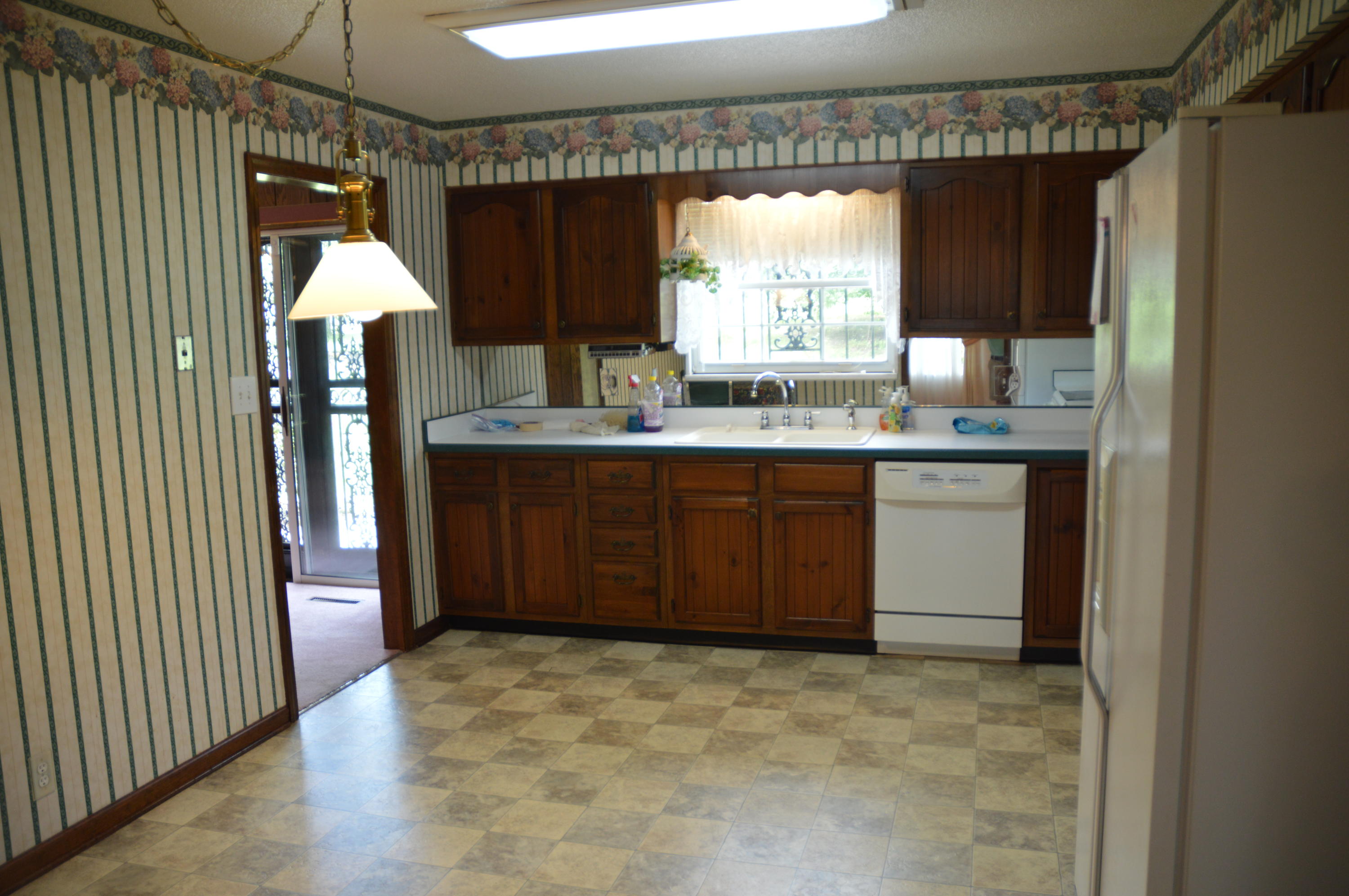 218 Simmons Road Seymour, TN 37865 - Photo 10 of 40 218 Simmons - Pic 000 (65)