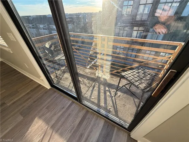 $1,780 | 810 West 4th Street, Unit 421, Winston-Salem, NC 27101