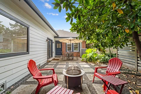 $950,000 | 307 East 8th Street, Houston, TX 77007