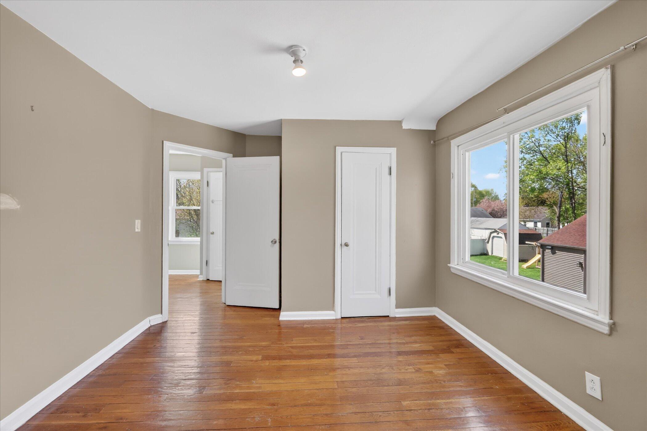 1422 Reycraft Drive Kalamazoo, MI 49001 - Photo 24 of 41 24-1422-Reycraft-Dr-Kalamazoo-Windowstil