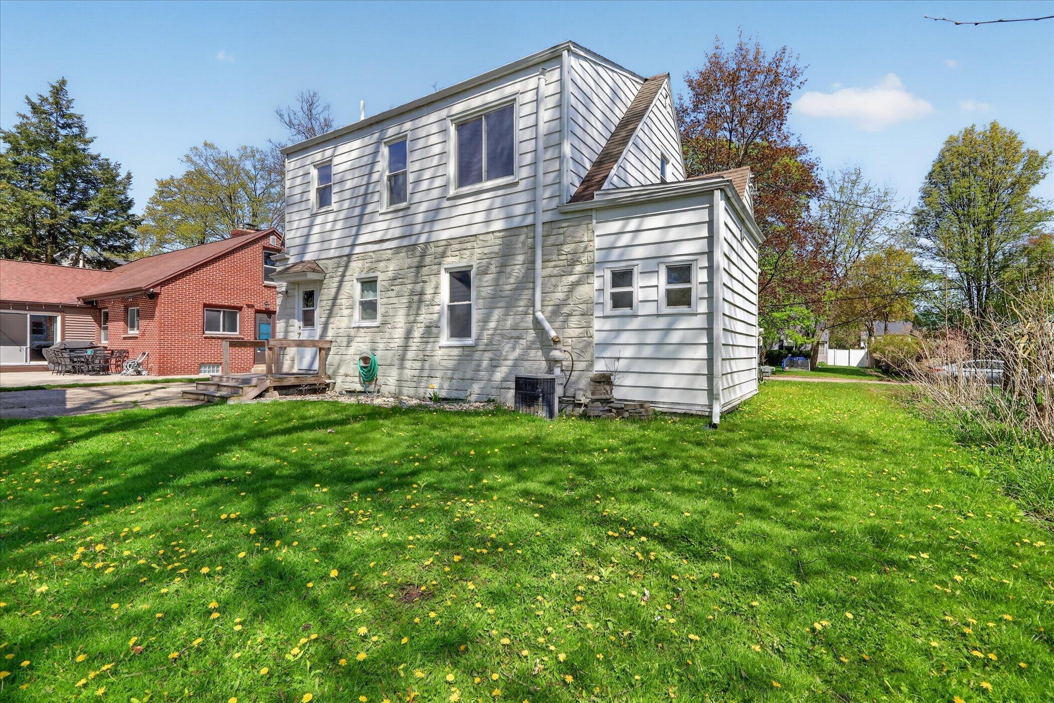 1422 Reycraft Drive Kalamazoo, MI 49001 - Photo 38 of 41 38-1422-Reycraft-Dr-Kalamazoo-Windowstil