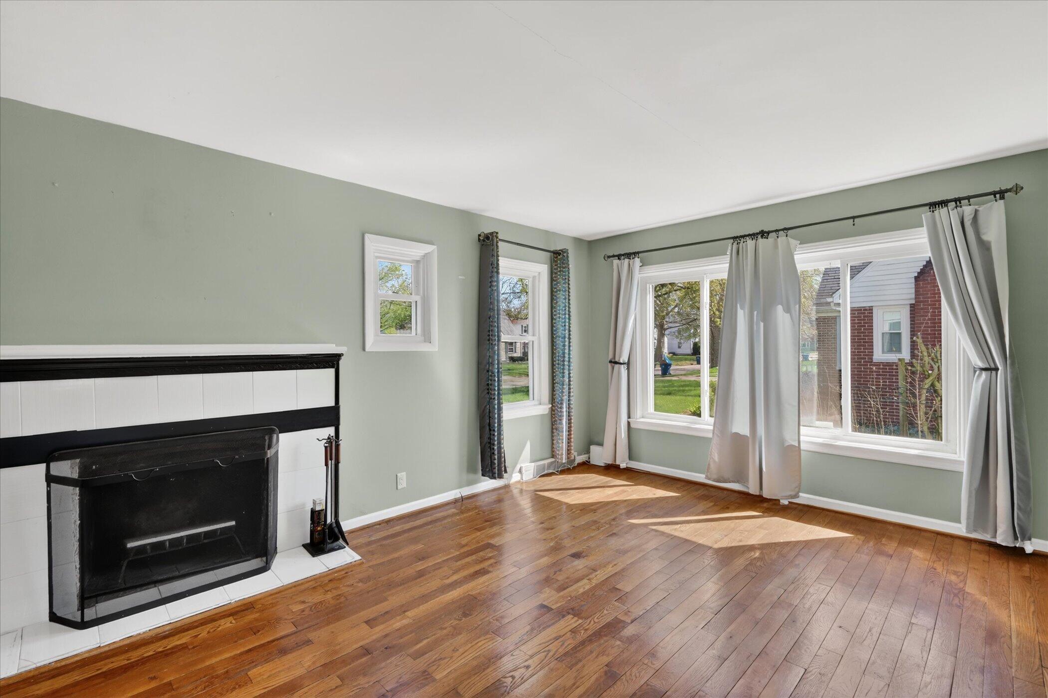 1422 Reycraft Drive Kalamazoo, MI 49001 - Photo 7 of 41 07-1422-Reycraft-Dr-Kalamazoo-Windowstil