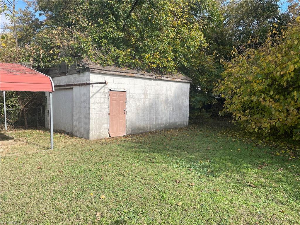 1109 Adams Street High Point, NC 27262 - Photo 6 of 18 Gallery Image 6