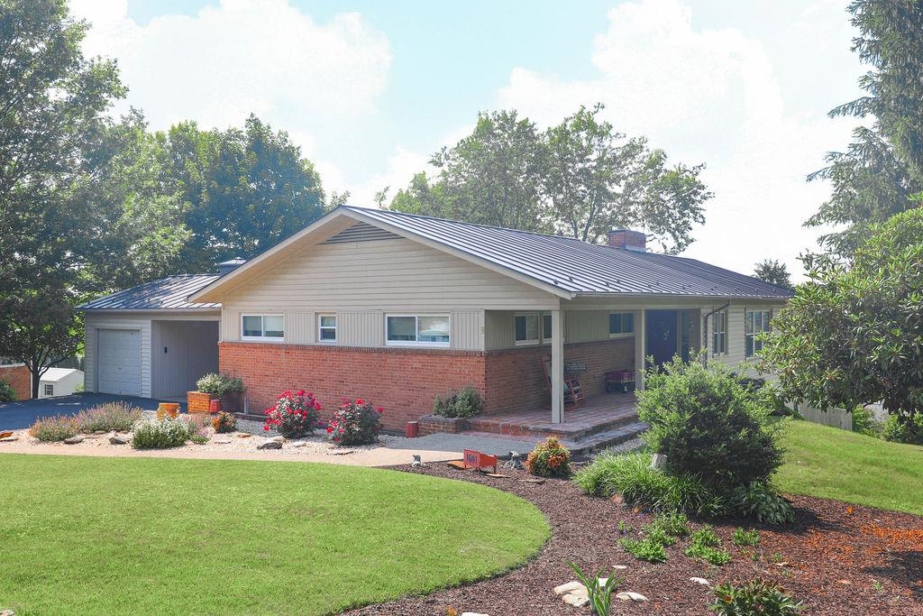 1601 Brunswick Road Waynesboro, VA 22980 - Photo 3 of 51 Gallery Image 3