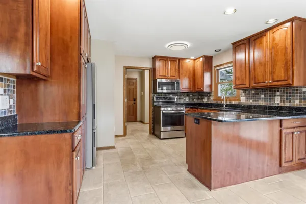 $449,900 | 6990 Skyview Trail, Roscoe, IL 61073