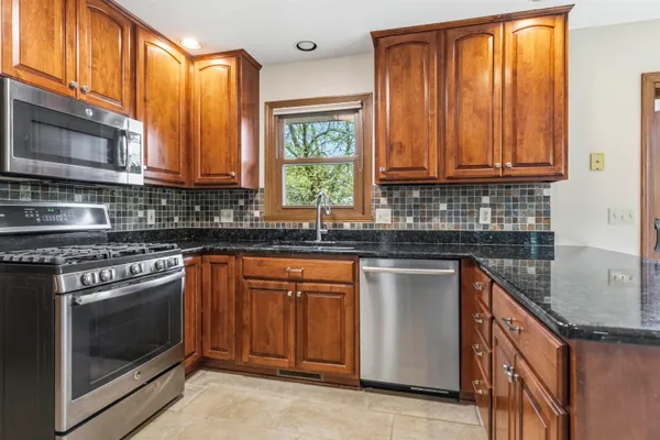 $449,900 | 6990 Skyview Trail, Roscoe, IL 61073