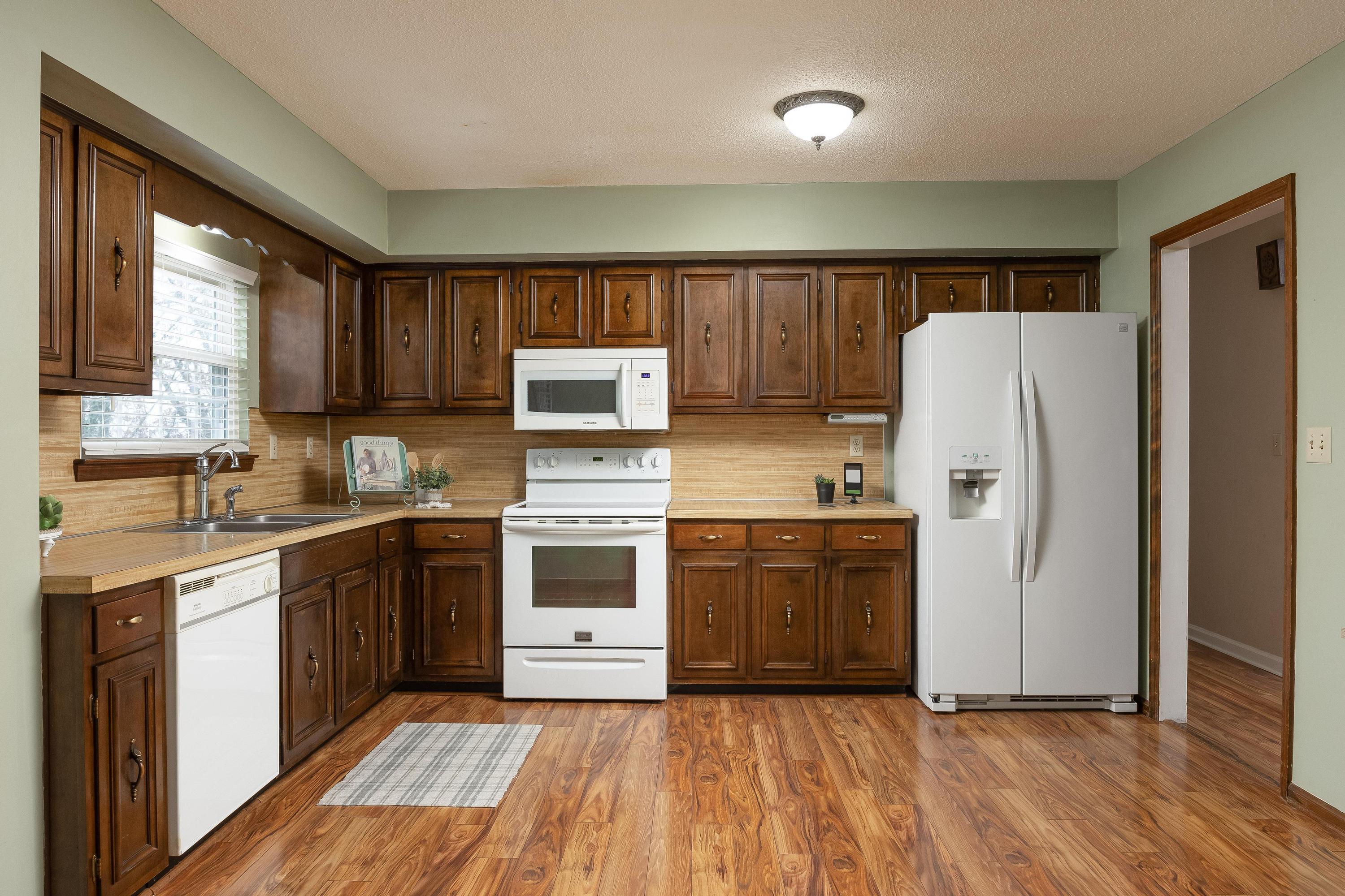 1331 Highland Road Chattanooga, TN 37415 - Photo 12 of 35 Kitchen