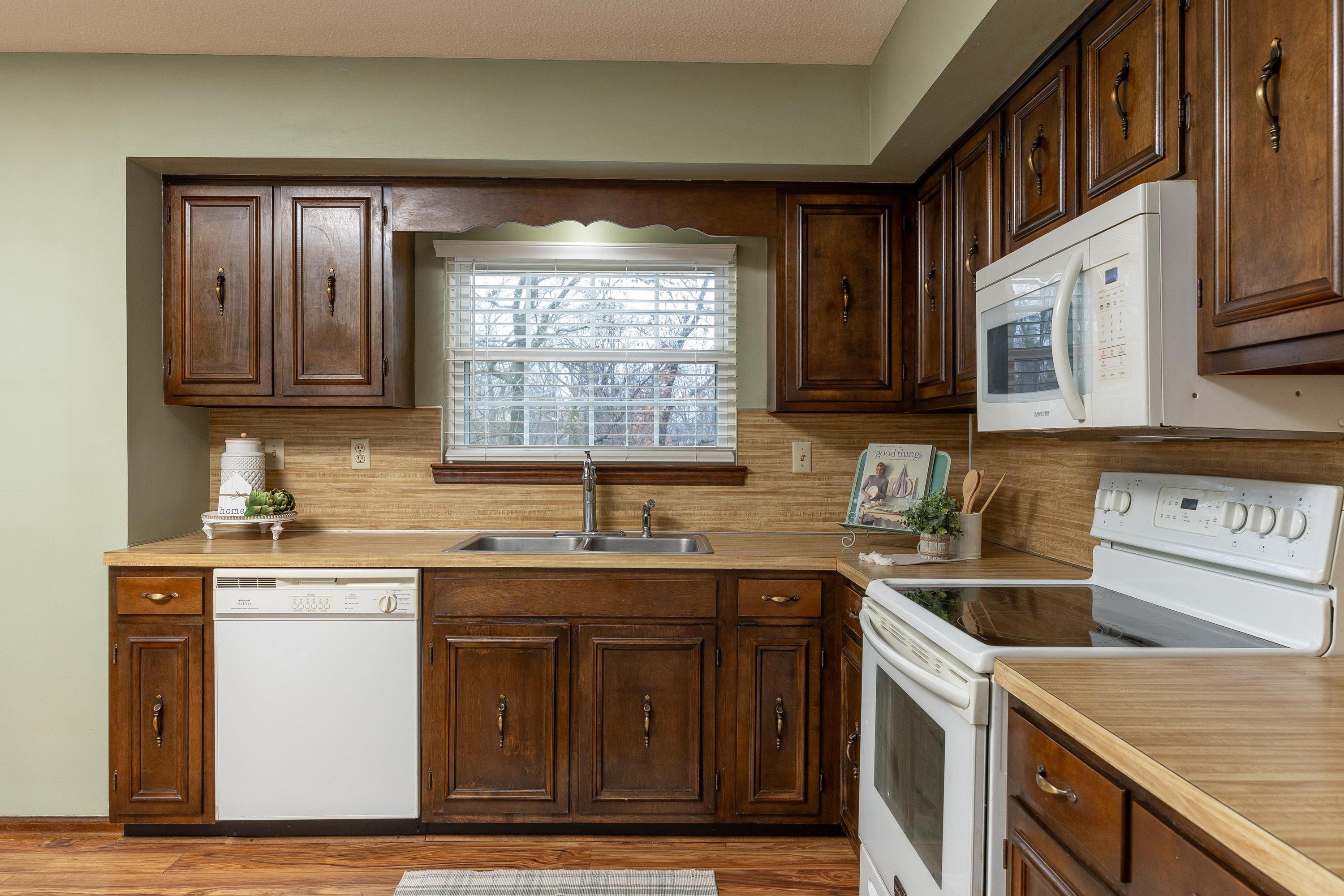 1331 Highland Road Chattanooga, TN 37415 - Photo 14 of 35 Kitchen