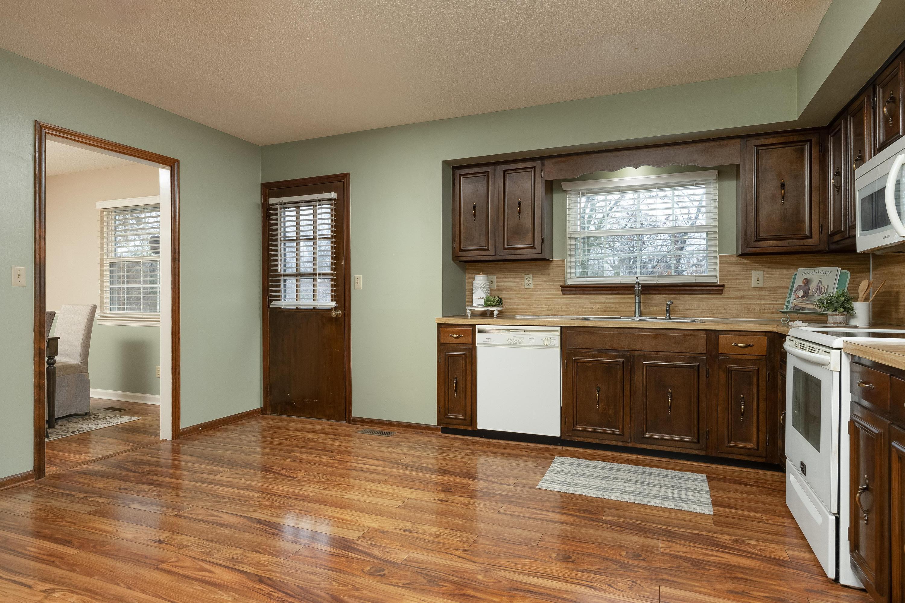 1331 Highland Road Chattanooga, TN 37415 - Photo 15 of 35 Kitchen