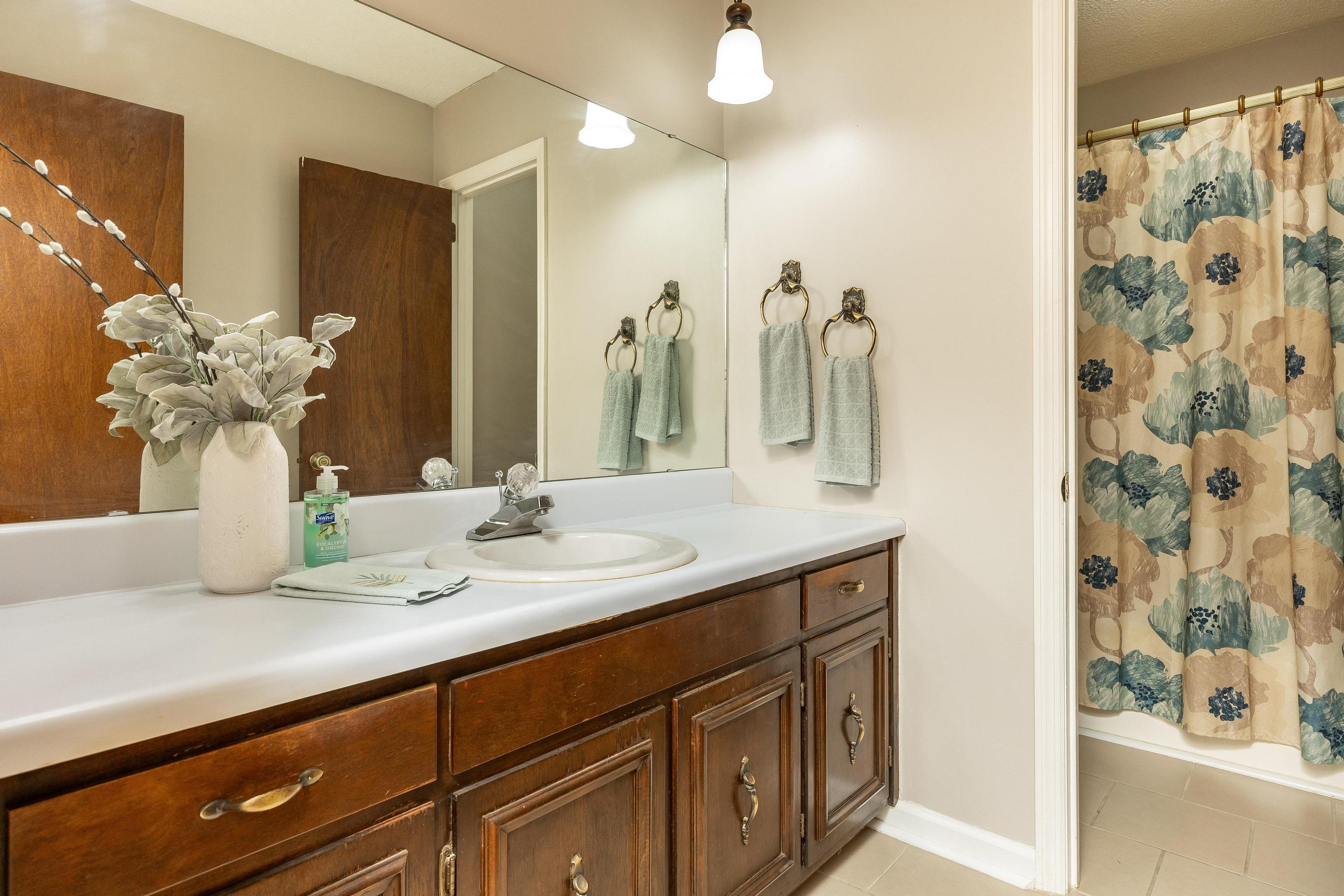 1331 Highland Road Chattanooga, TN 37415 - Photo 23 of 35 Bathroom