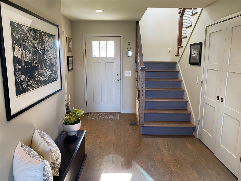 56 Conch Road Narragansett, RI 02882 - Photo 6 of 21 Entry