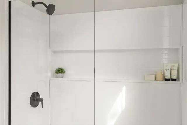 a close up view of a washer and dryer