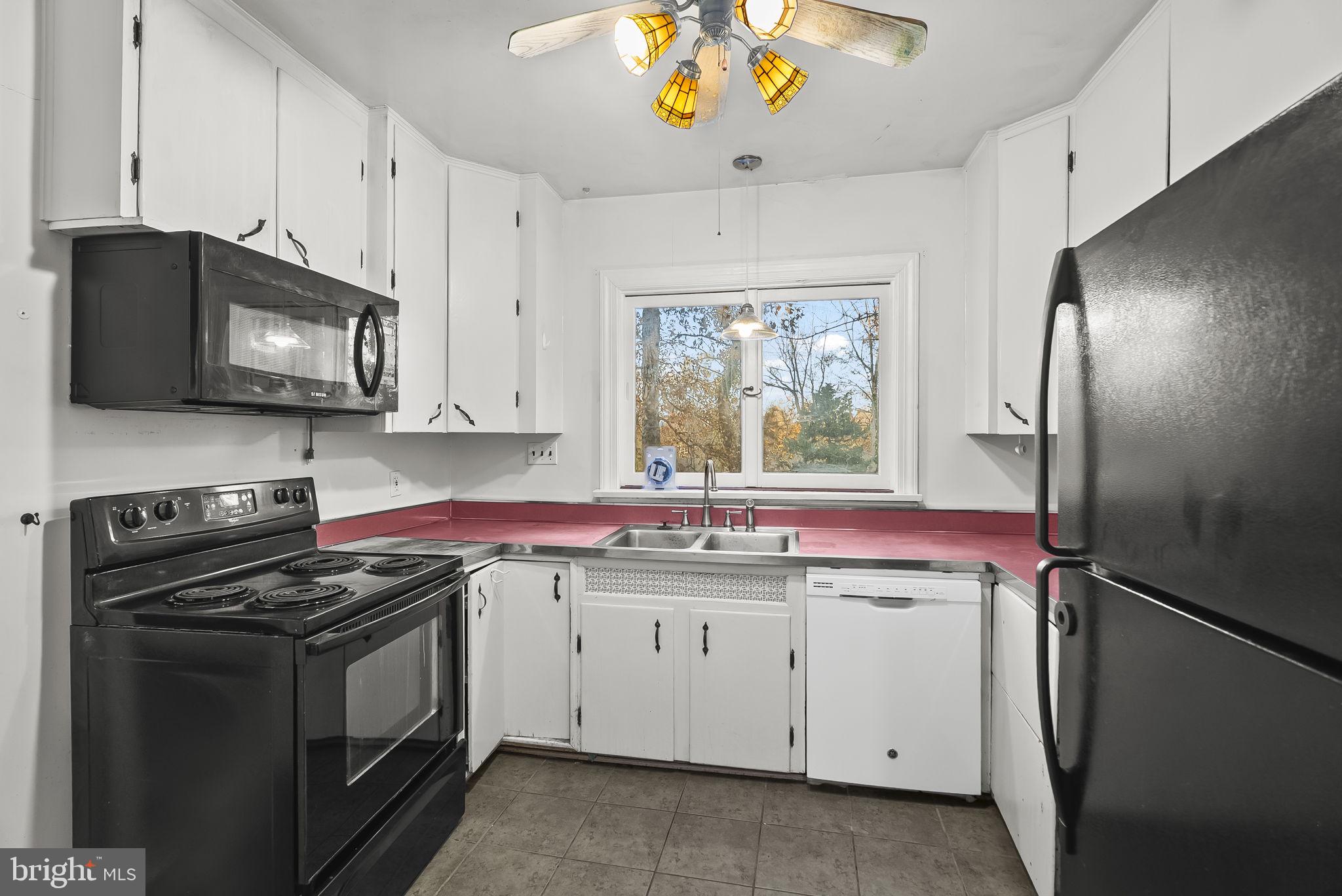 15000 Fort Trail Accokeek, MD 20607 - Photo 2 of 30 Kitchen