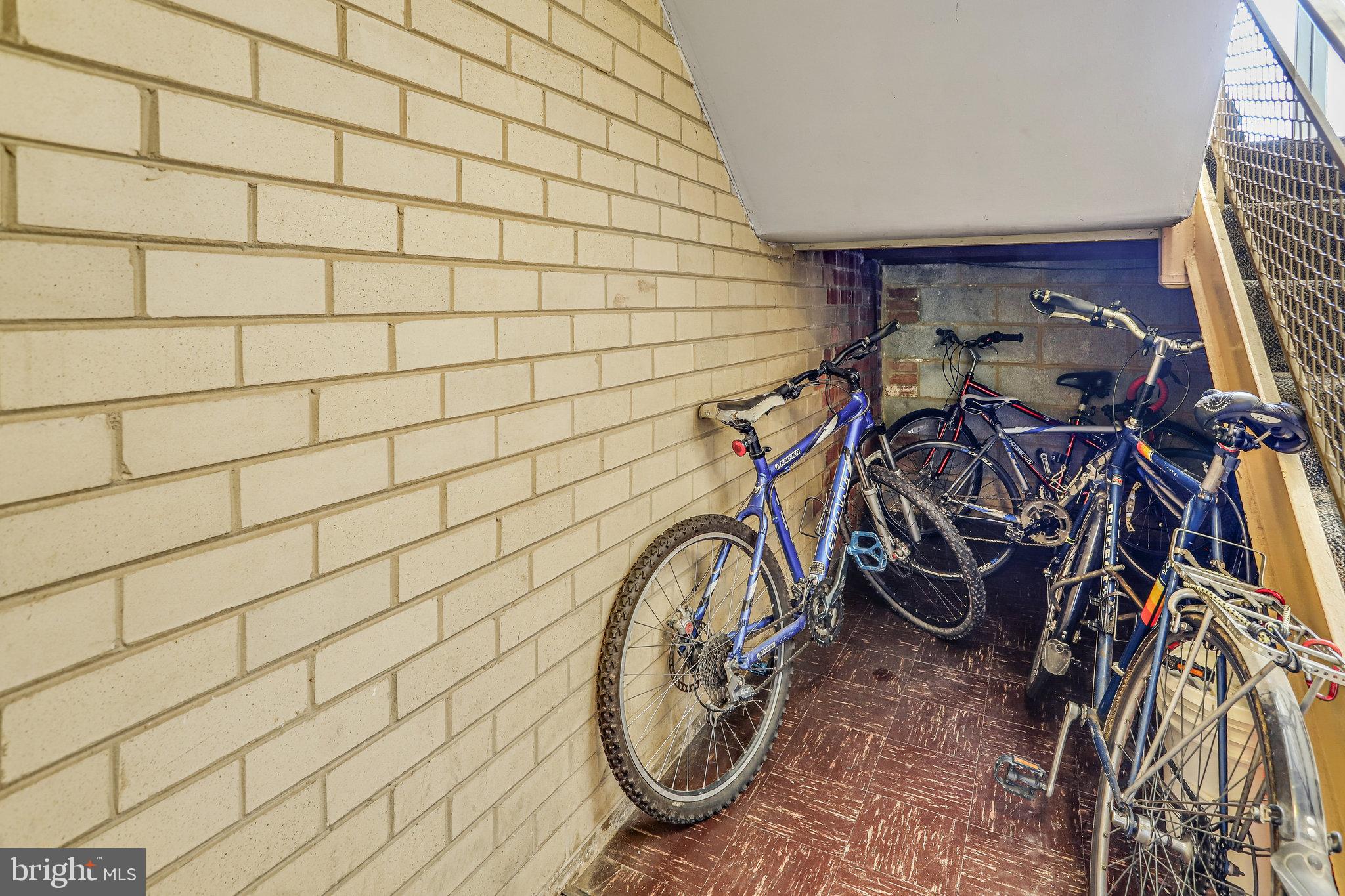 4465 MacArthur Boulevard Northwest, Unit 8 Washington, DC 20007 - Photo 5 of 6 a view of a livingroom with water heater
