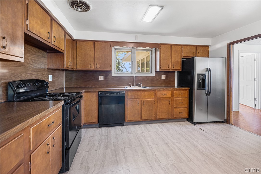 1500 Salt Springs Road Syracuse, NY 13214 - Photo 14 of 25