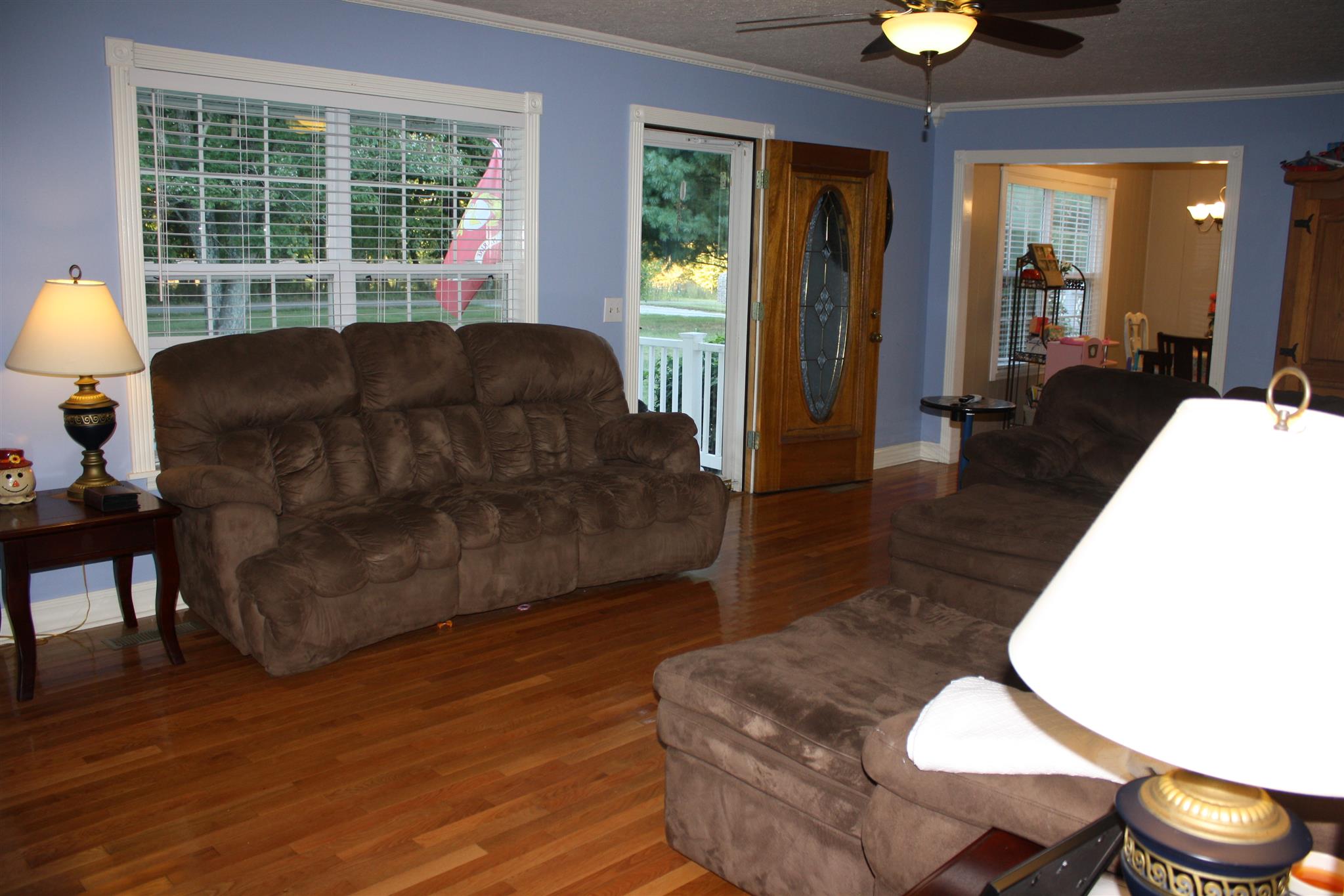 245 South Leath Road Portland, TN 37148 - Photo 3 of 19 a living room with furniture and a large window