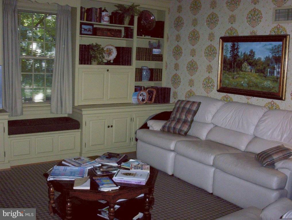 1260 Meadowbrook Road Lancaster, PA 17603 - Photo 6 of 12 Gallery Image 6