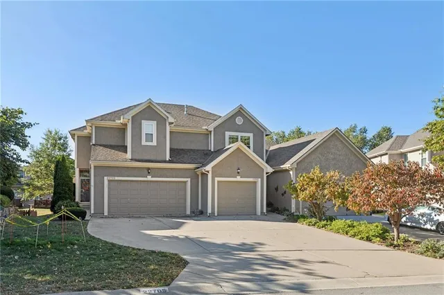 $305,900 | 22707 West 73rd Street, Shawnee, KS 66227