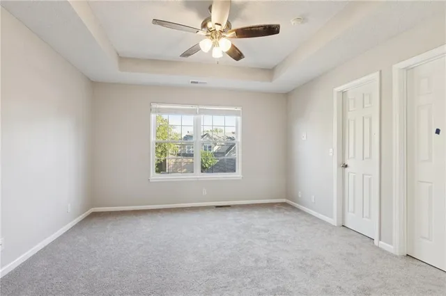 $305,900 | 22707 West 73rd Street, Shawnee, KS 66227