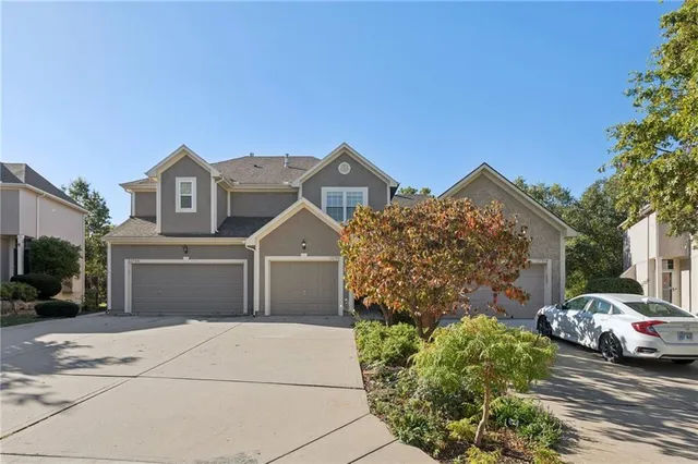 $305,900 | 22707 West 73rd Street, Shawnee, KS 66227