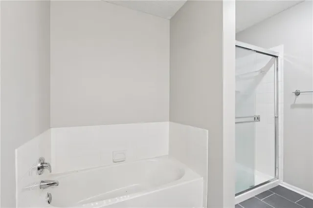 $305,900 | 22707 West 73rd Street, Shawnee, KS 66227