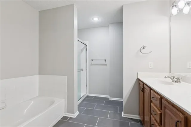 $305,900 | 22707 West 73rd Street, Shawnee, KS 66227