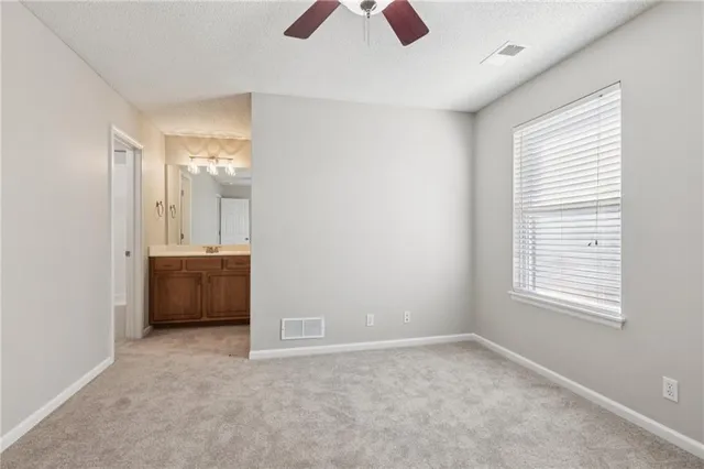 $305,900 | 22707 West 73rd Street, Shawnee, KS 66227