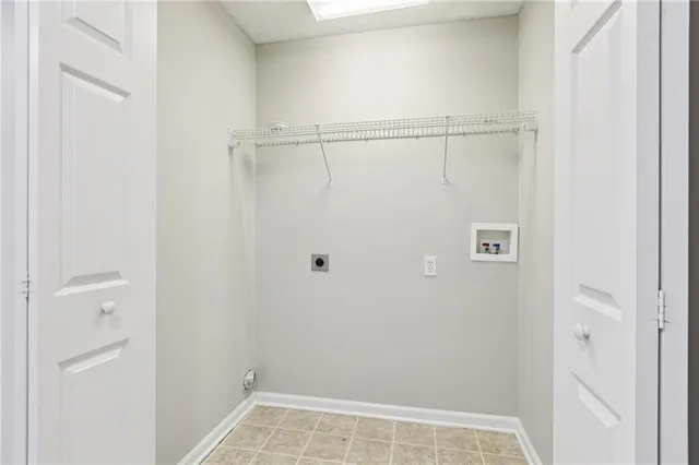 $305,900 | 22707 West 73rd Street, Shawnee, KS 66227