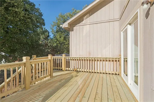 $305,900 | 22707 West 73rd Street, Shawnee, KS 66227