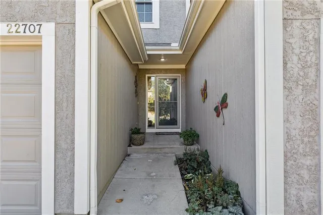 $305,900 | 22707 West 73rd Street, Shawnee, KS 66227