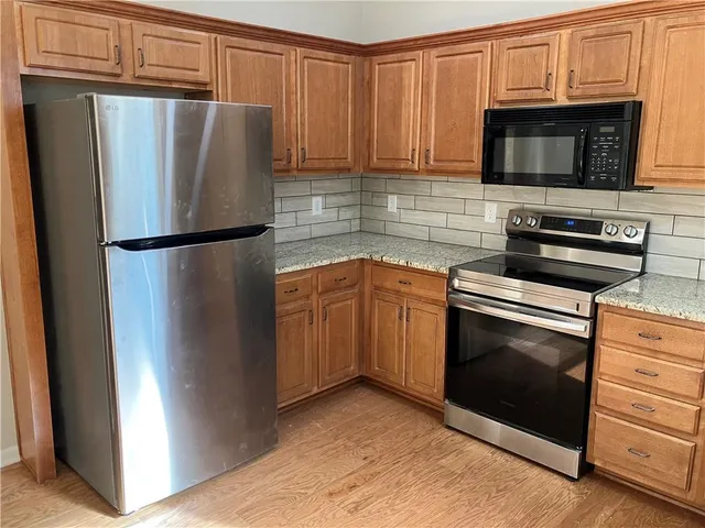 $305,900 | 22707 West 73rd Street, Shawnee, KS 66227