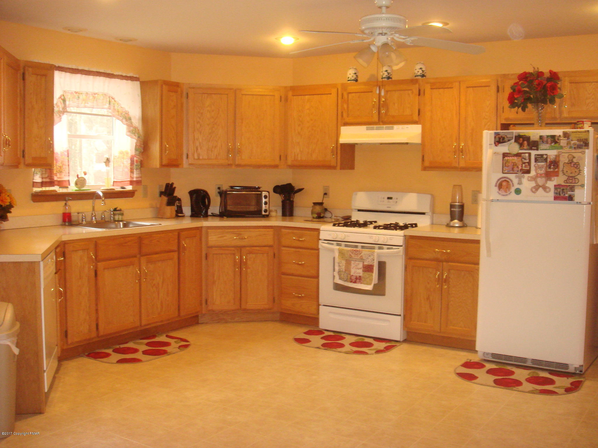 605 Gandolf Road Tamiment, PA 18371 - Photo 11 of 35 Kitchen View 3