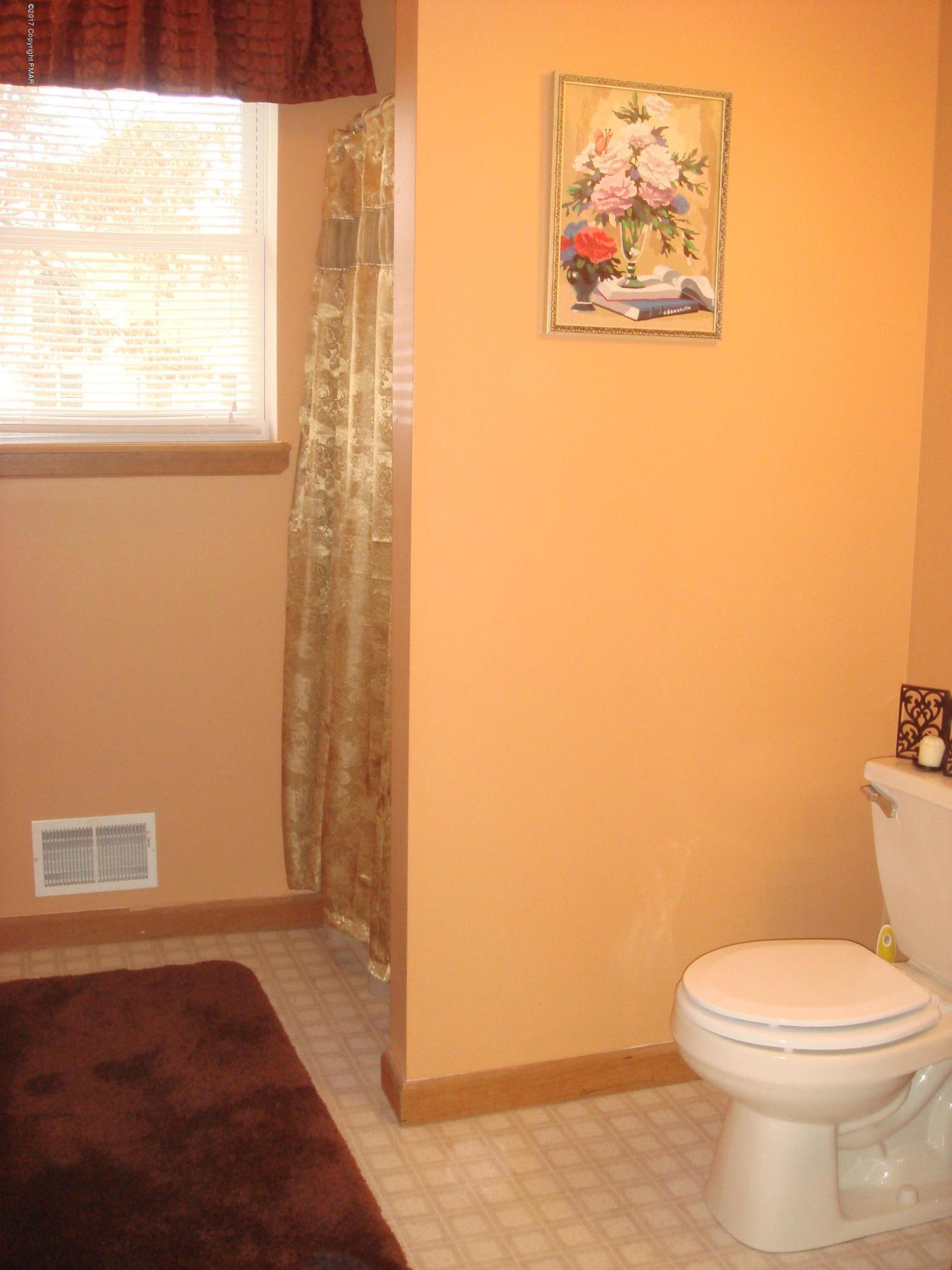 605 Gandolf Road Tamiment, PA 18371 - Photo 32 of 35 First Floor Bathroom View 1