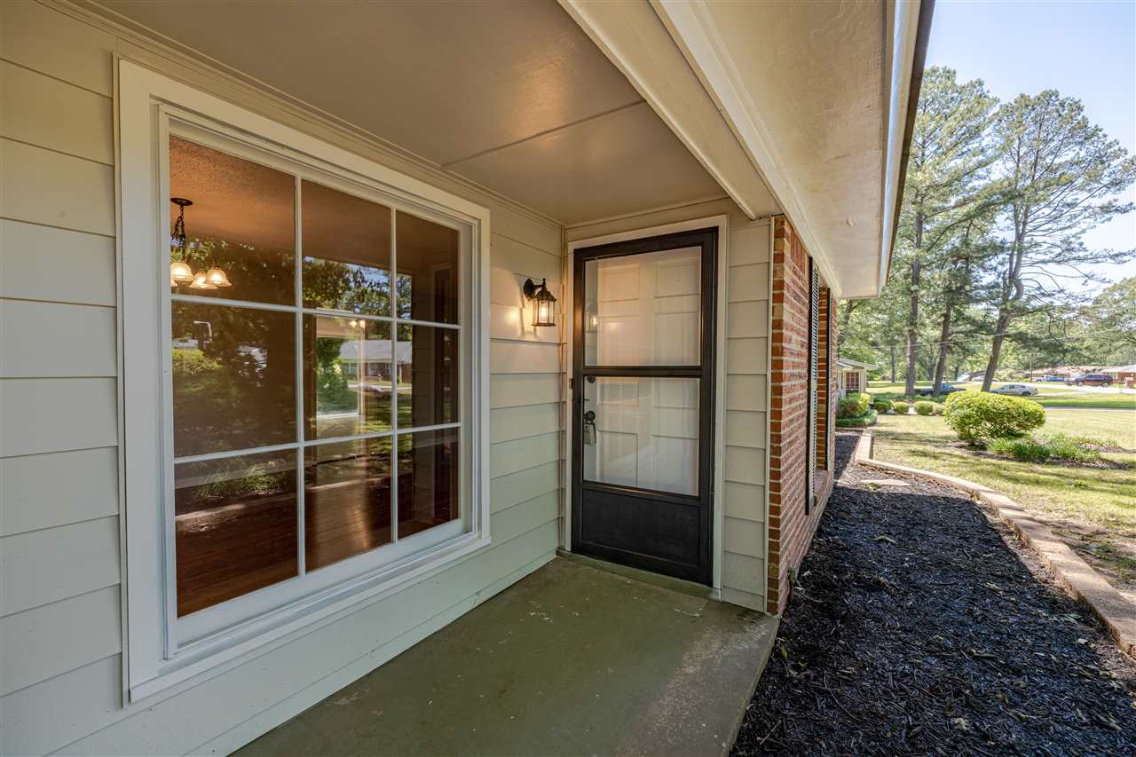 1391 Old Hickory Road Memphis, TN 38116 - Photo 3 of 20 Gallery Image 3