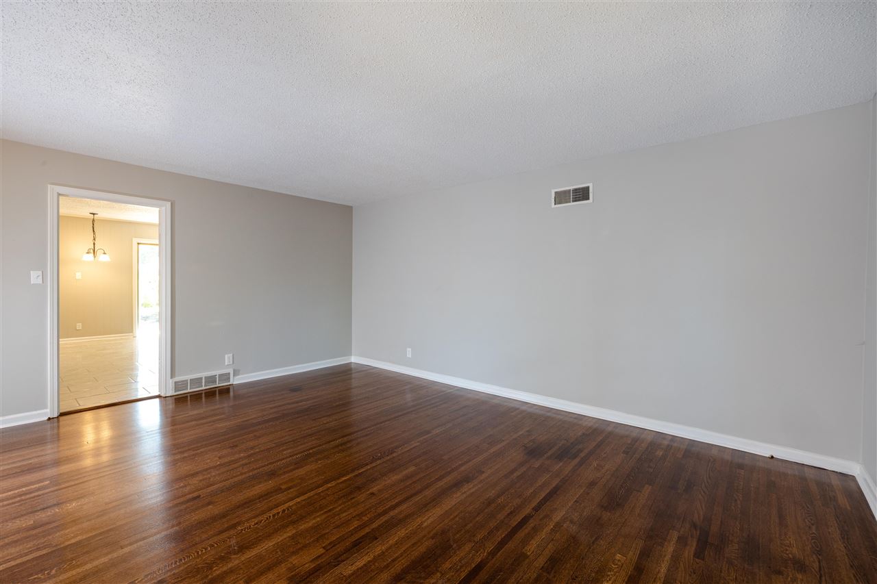 1391 Old Hickory Road Memphis, TN 38116 - Photo 4 of 20 Gallery Image 4